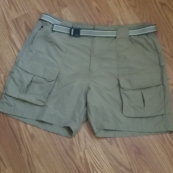 L.L. Bean Other - LL bean khaki shorts lg